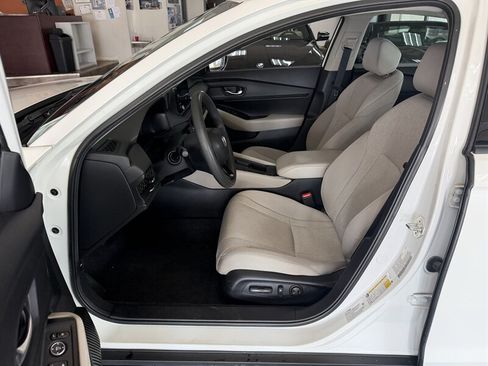 Used 2024 Honda Accord EX image 9