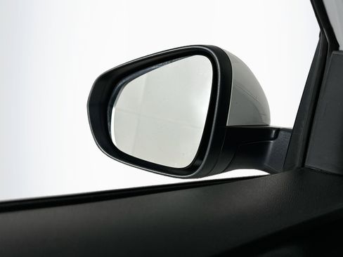 Used 2025 Chevrolet Trax LT image 16