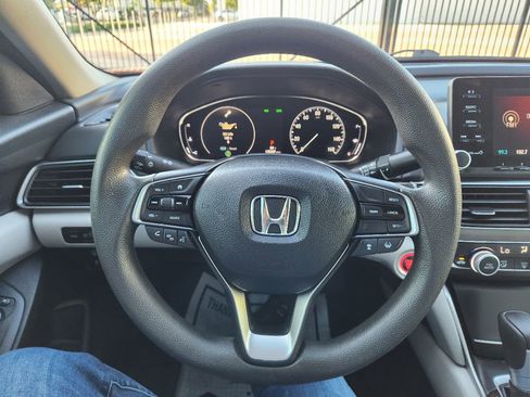 Used 2018 Honda Accord LX image 18