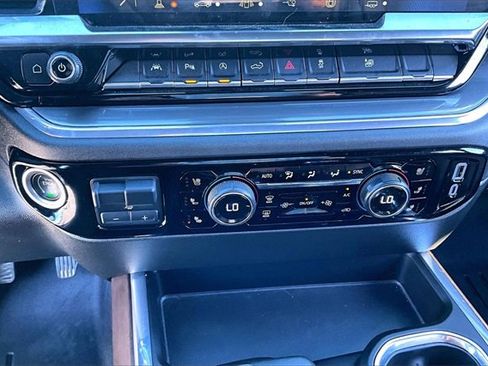 Used 2024 Chevrolet Silverado 1500 High Country w/ Technology Package image 17