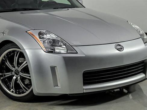 Used 2003 Nissan 350Z Touring RWD image 2
