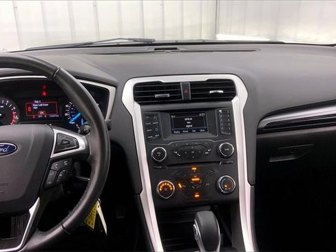 Used 2015 Ford Fusion SE w/ Equipment Group 201A image 6