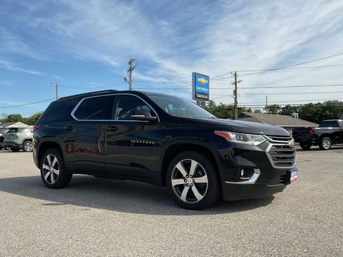 Certified 2021 Chevrolet Traverse LT w/ LT Premium Package image 9