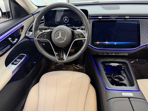 Used 2025 Mercedes-Benz E 350 4MATIC Sedan image 32