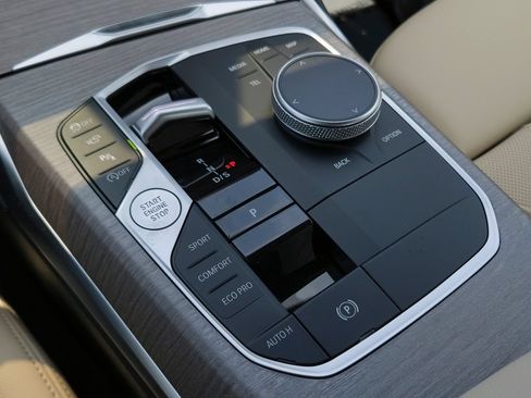 New 2026 BMW 330i Sedan w/ Premium Package RWD image 10