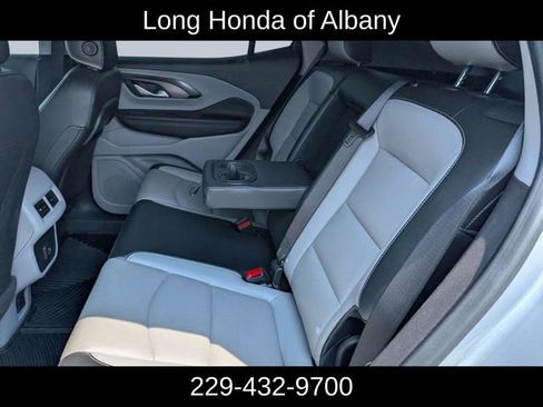 Used 2022 GMC Terrain SLT AWD/4WD image 16