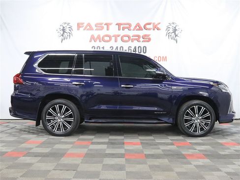 Used 2019 Lexus LX 570 4WD w/ Luxury Package image 5