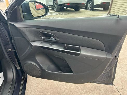 Used 2014 Chevrolet Cruze LT image 16