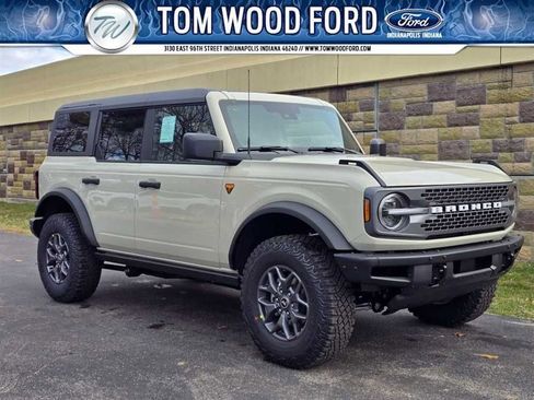 New 2025 Ford Bronco Badlands AWD/4WD image 1