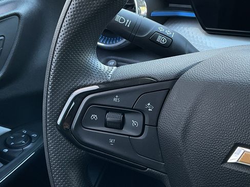 Used 2025 Chevrolet Trax LT image 23