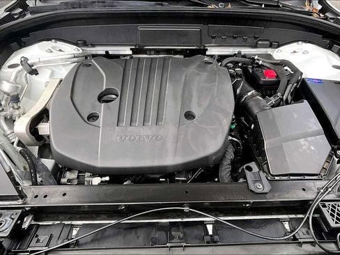 Certified 2023 Volvo XC60 B5 Plus w/ Protection Package Premier image 28