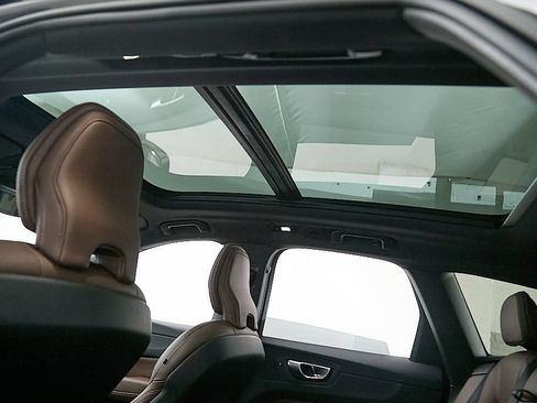 Certified 2023 Volvo XC60 T8 Ultimate w/ Climate Package AWD/4WD image 23