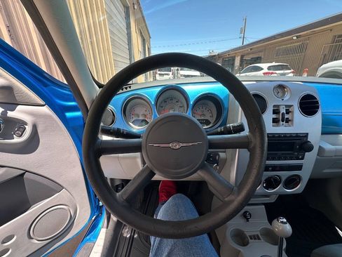 Used 2008 Chrysler PT Cruiser FWD image 12