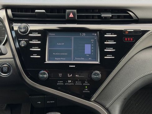 Used 2020 Toyota Camry SE w/ Convenience Package image 14