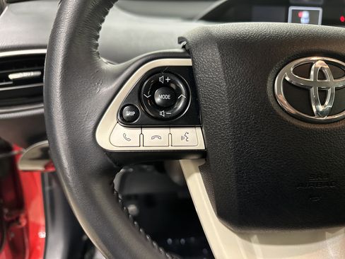 Used 2018 Toyota Prius Three image 19