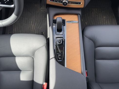 Certified 2023 Volvo XC90 T8 Plus w/ Protection Package Premier image 25