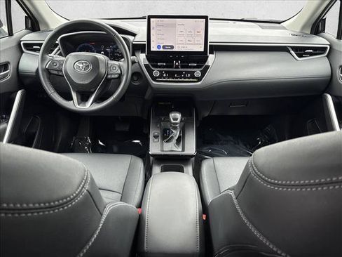 Used 2026 Toyota Corolla Cross XLE FWD image 19