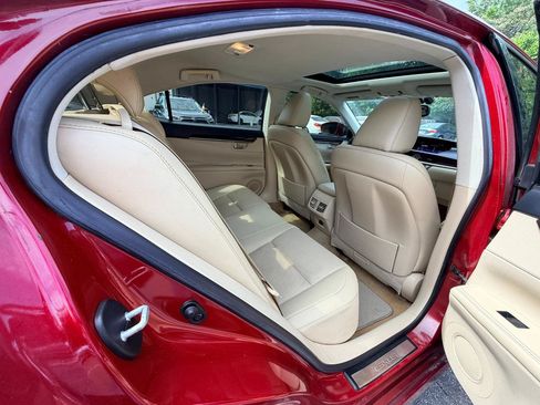 Used 2015 Lexus ES 350 w/ Premium Package FWD image 12