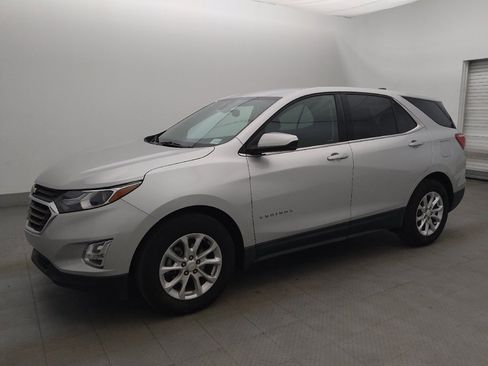 Used 2020 Chevrolet Equinox LT FWD image 2