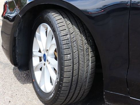 Used 2020 Ford Fusion SE image 5