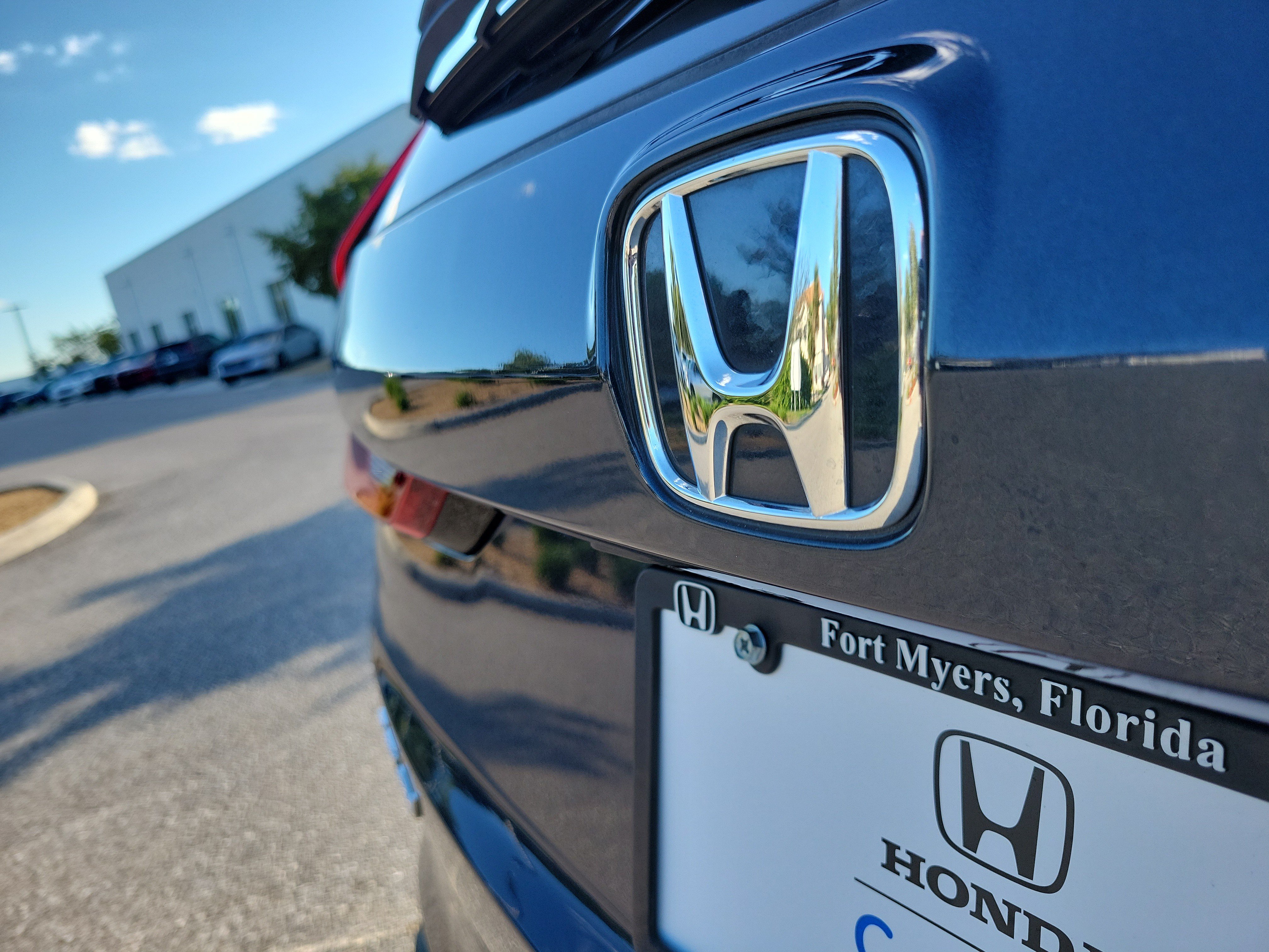 Used 2025 Honda CR-V EX image 7