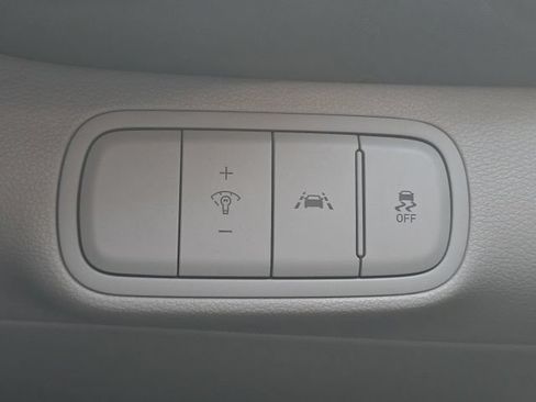 Used 2021 Hyundai Venue SEL FWD image 9