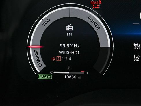 Used 2025 Toyota Sienna XSE FWD image 15