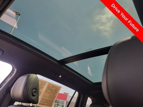 Used 2021 Volkswagen Tiguan SE R-Line AWD/4WD image 18