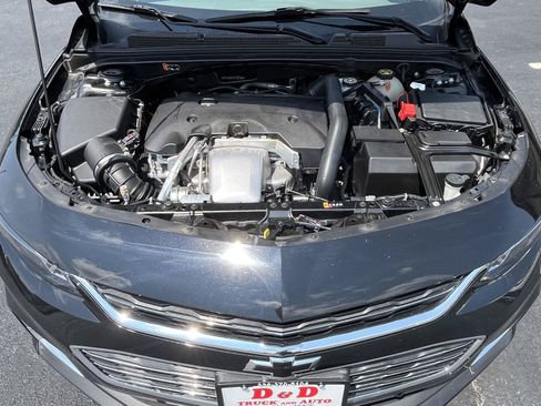Used 2018 Chevrolet Malibu Premier w/ Premier Sun and Wheel Package FWD image 22