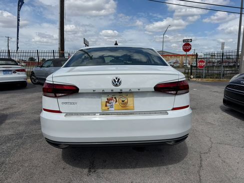 Used 2021 Volkswagen Passat 2.0T SE image 5