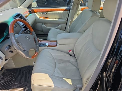 Used 2004 Lexus LS 430 RWD image 7