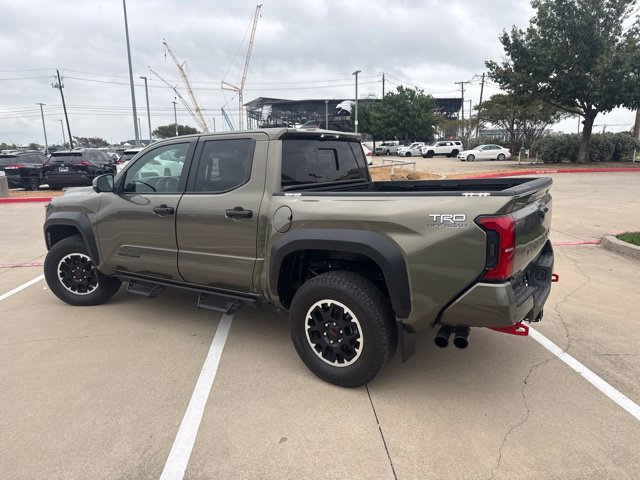 Used 2024 Toyota Tacoma TRD Off-Road w/ TRD Off Road Premium Package AWD/4WD image 5