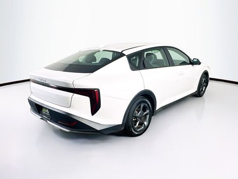 Used 2025 Kia K4 LXS image 9