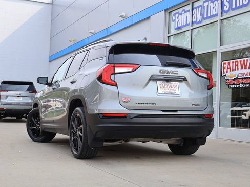 Used 2023 GMC Terrain SLT w/ Infotainment Package II AWD/4WD image 36