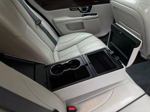 Used 2014 Jaguar XJ L Portfolio image 47