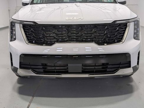 Used 2025 Kia Sorento S AWD/4WD image 2