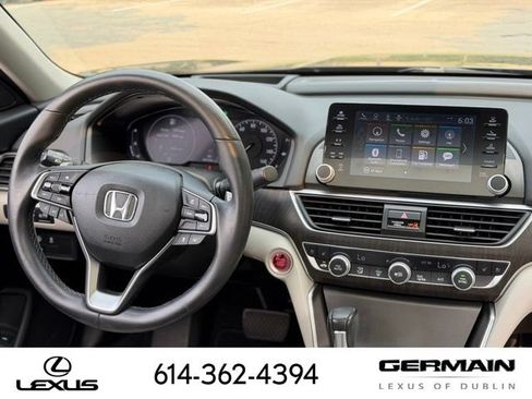 Used 2018 Honda Accord Touring image 17
