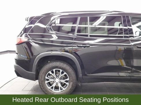 Used 2024 GMC Acadia AT4 w/ Luxury Package image 15