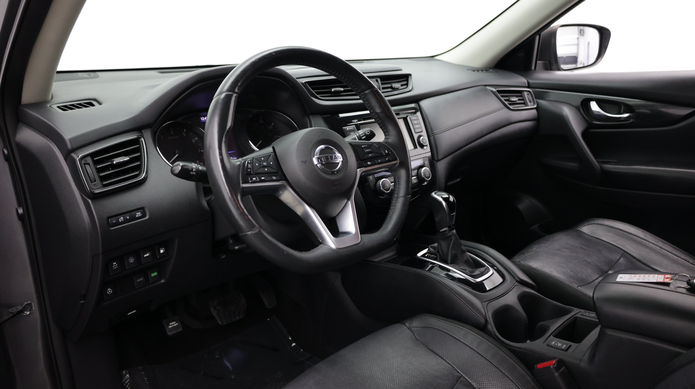 Used 2018 Nissan Rogue SL FWD image 12