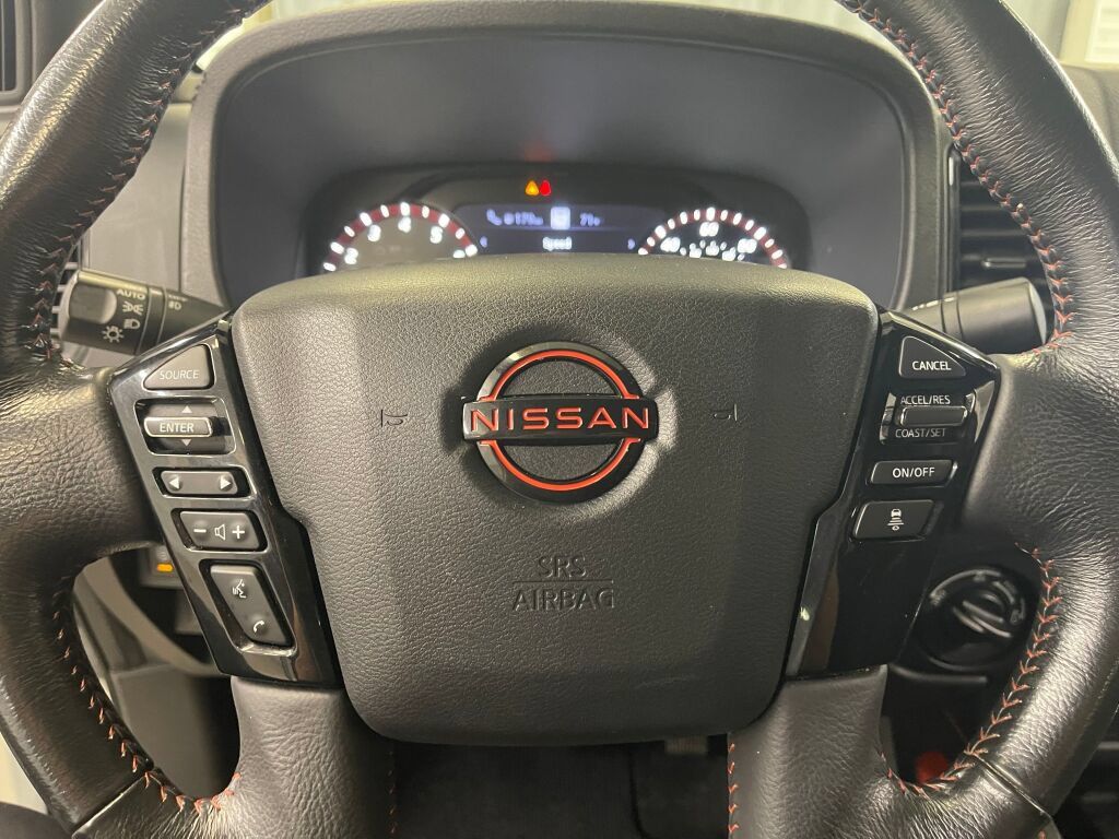 Used 2023 Nissan Frontier PRO-4X w/ Technology Package AWD/4WD image 16