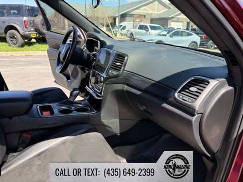 Used 2021 Jeep Grand Cherokee Laredo X AWD/4WD image 37