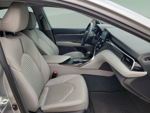 Used 2024 Toyota Camry SE w/ Convenience Package FWD image 32