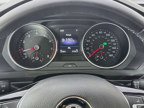 Used 2020 Volkswagen Tiguan SE w/ Panoramic Sunroof Package AWD/4WD image 14