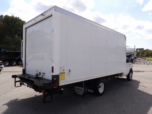 Used 2023 Ford E-450 and Econoline 450 Super Duty w/ Power Windows & Locks Group RWD image 8