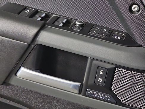 Used 2020 Land Rover Defender 110 X AWD/4WD image 27