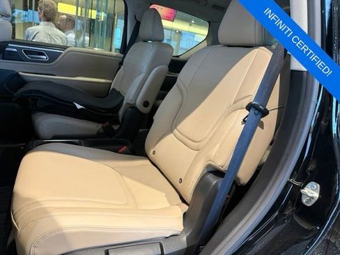 Certified 2025 INFINITI QX80 Pure w/ Cargo Package AWD/4WD image 3