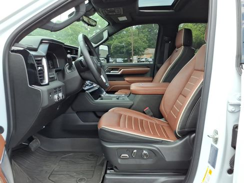 Used 2025 GMC Sierra 2500 Denali Ultimate AWD/4WD image 11