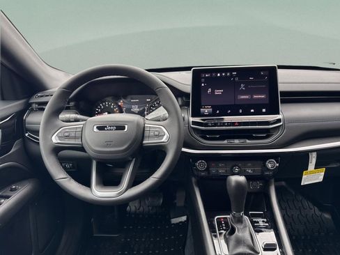 New 2026 Jeep Compass Latitude image 30