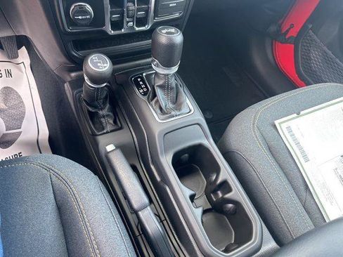 Used 2024 Jeep Wrangler Unlimited Sport AWD/4WD image 21