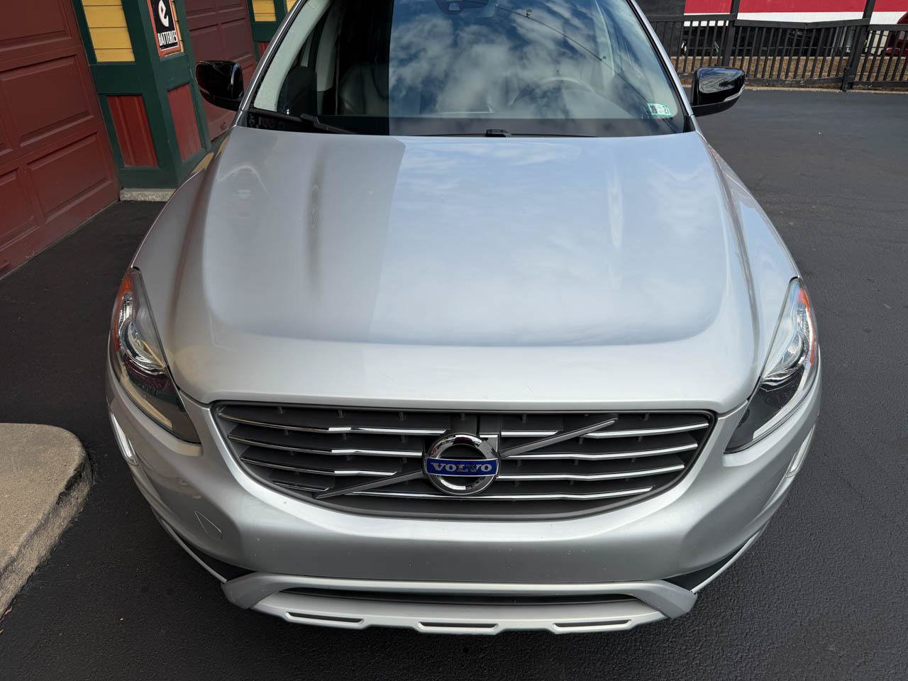 Used 2017 Volvo XC60 T5 Dynamic w/ Protection Package AWD/4WD image 12